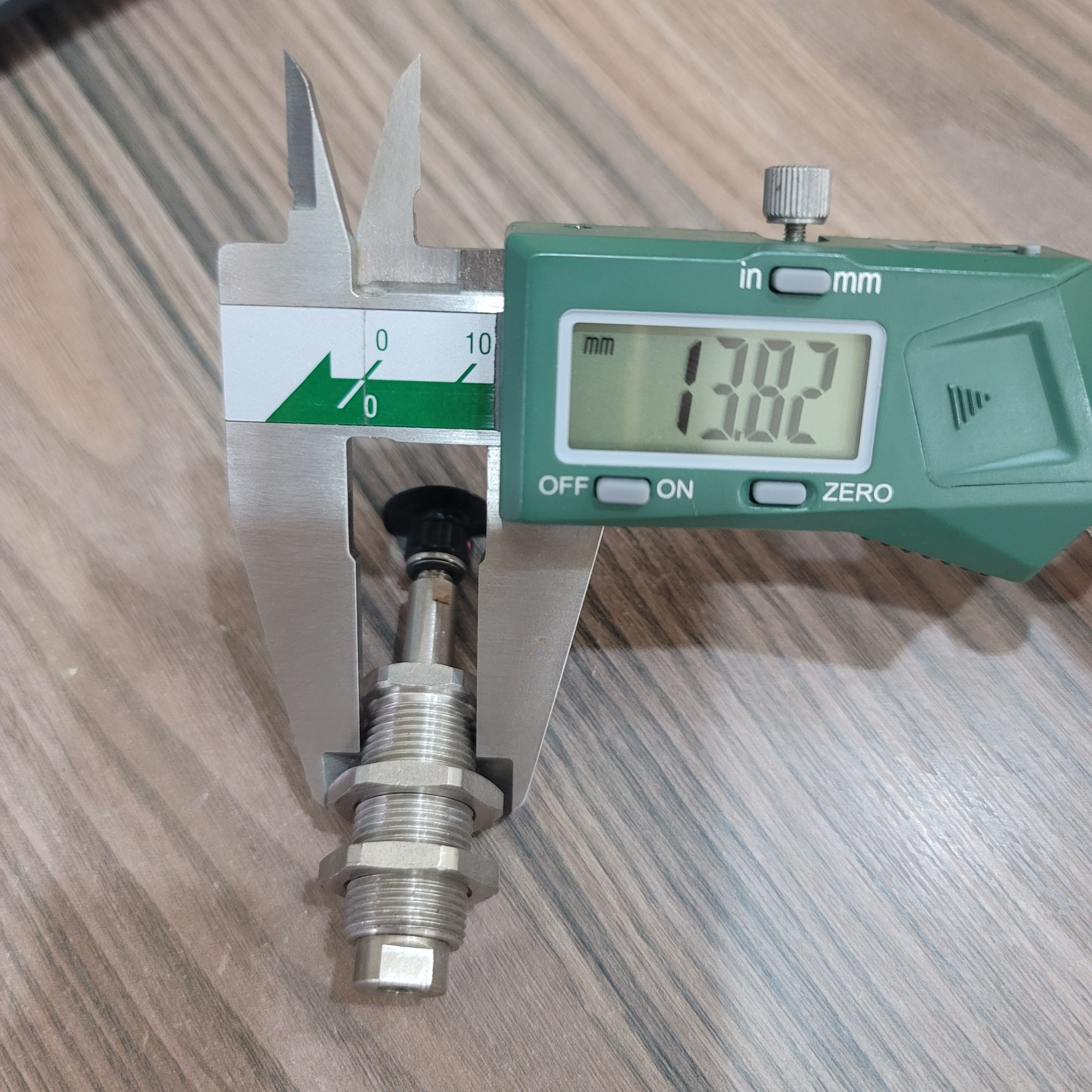 hut chan k lon 2.jpg